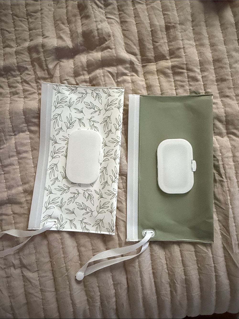 Reusable Wipe Pouches with Pop-Up Closure - Leaf Print & Sage